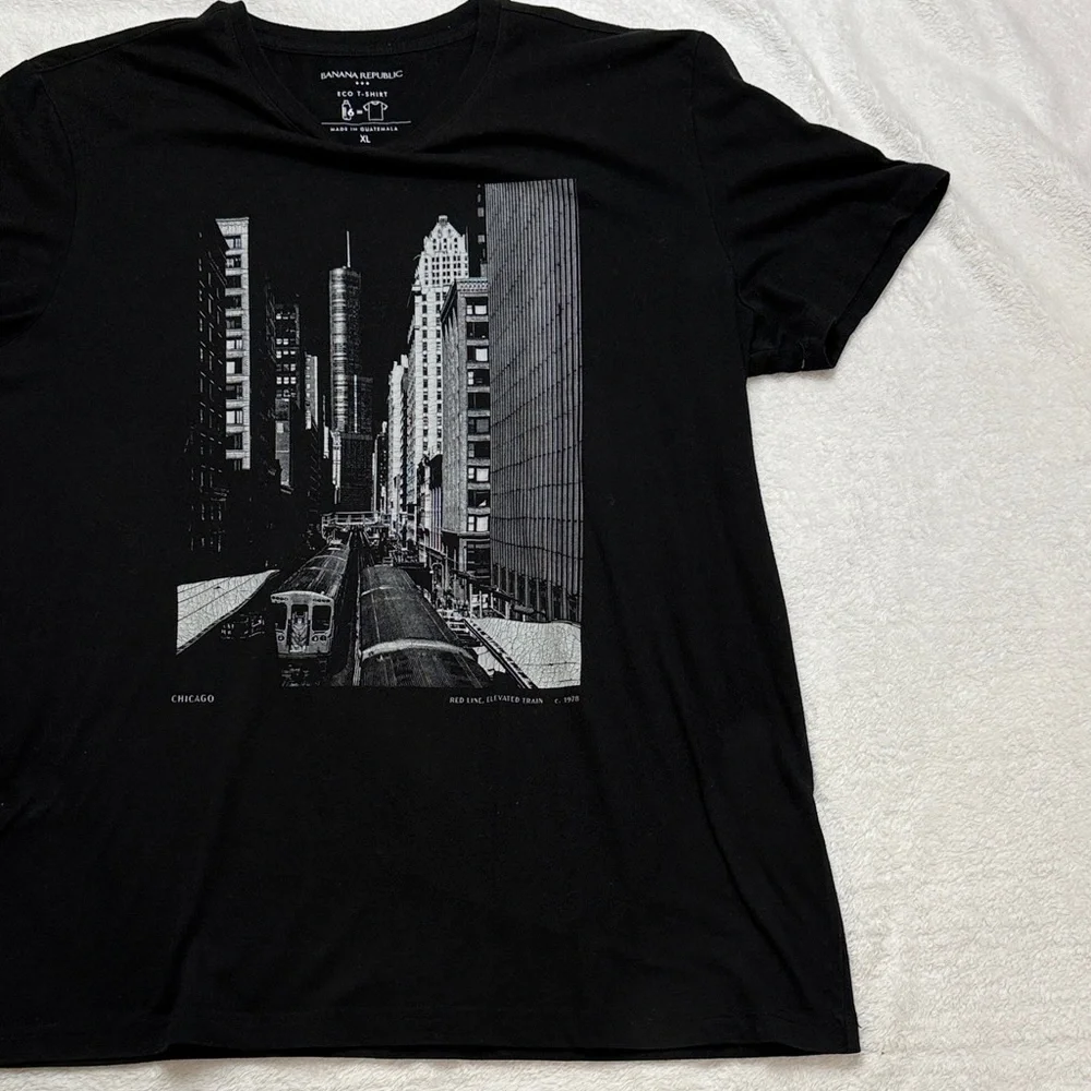Banana Republic Chicago Scene Tee